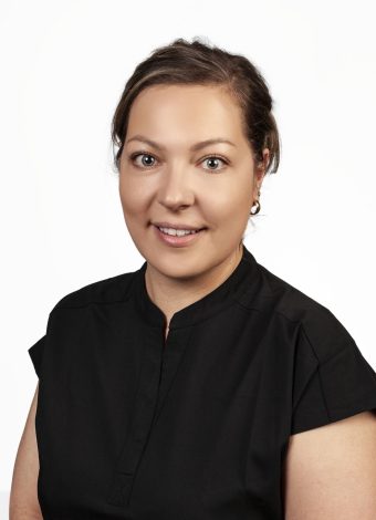 Tania Vila implantologa periodoncista